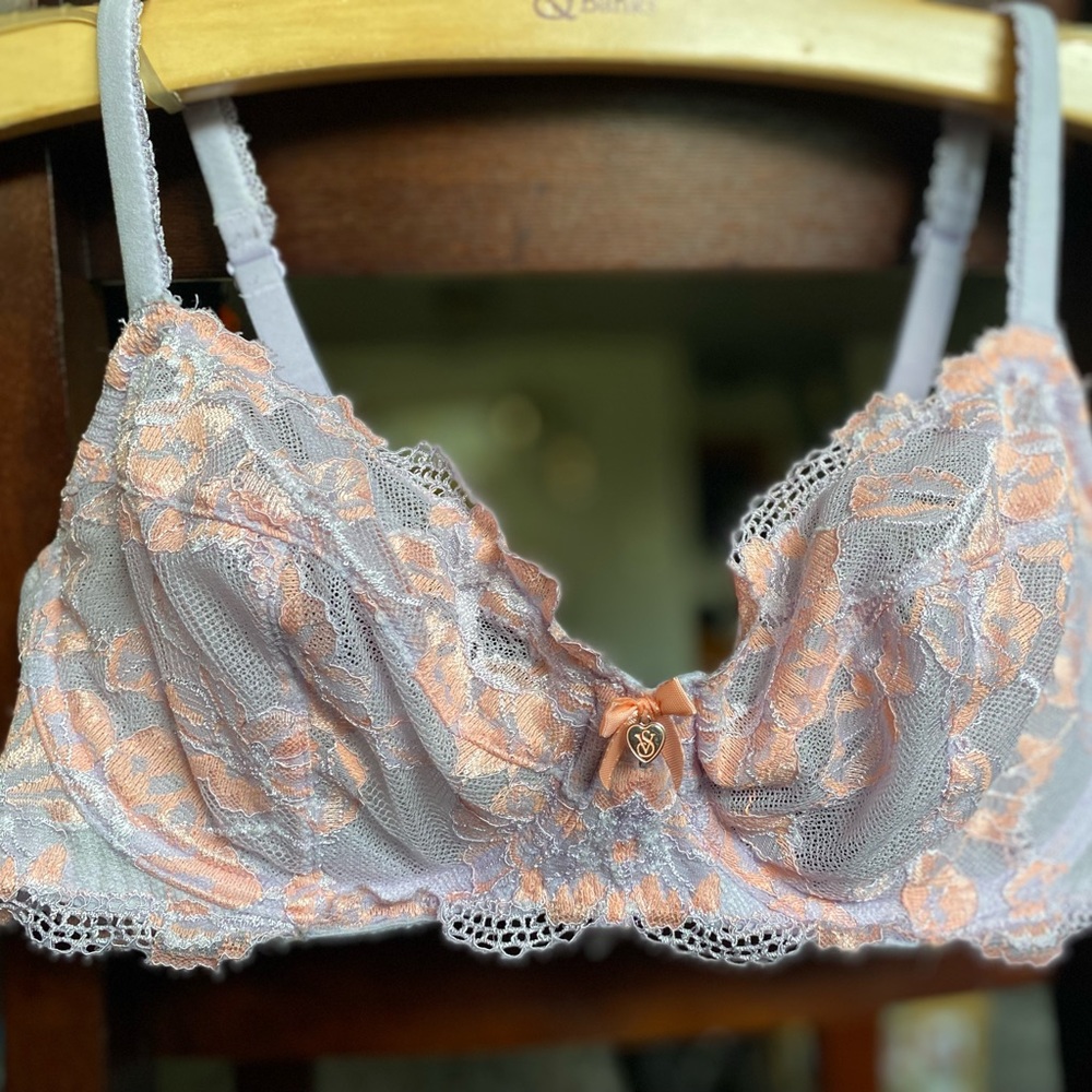 Victoria’s Secret Body by Victoria Unlined Bra